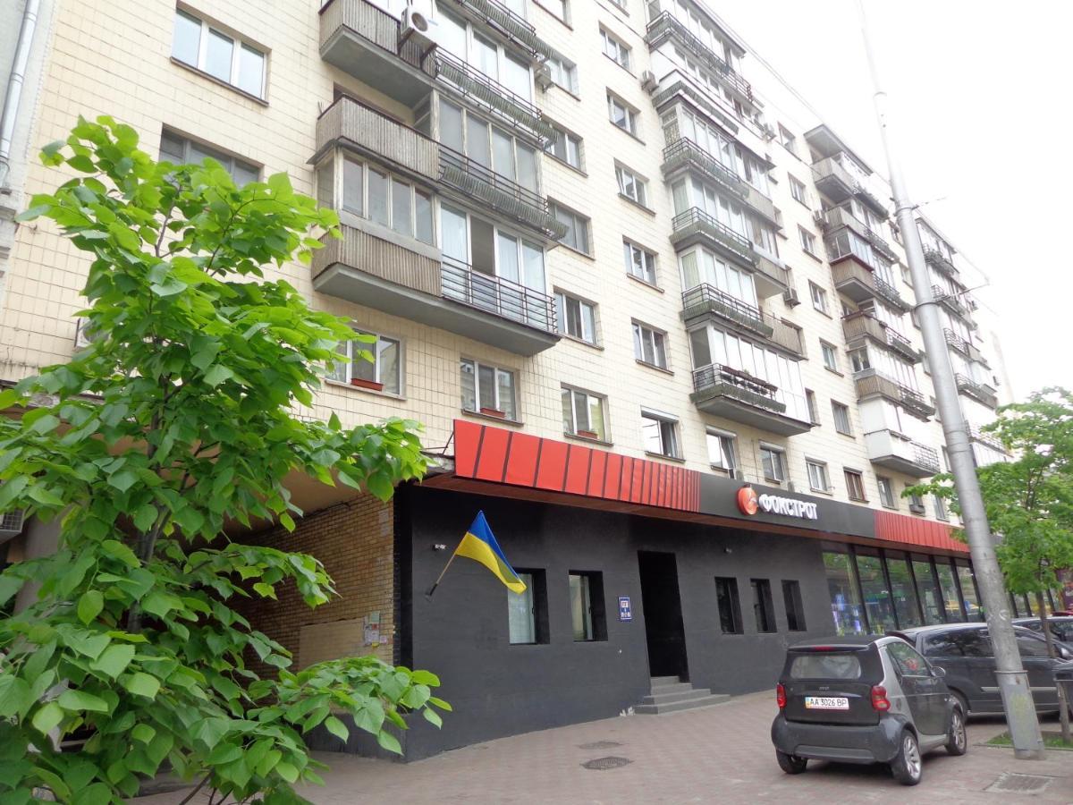 Apartment Olympyska On Velyka Vasylkyvska 45 Kyiv Exterior photo